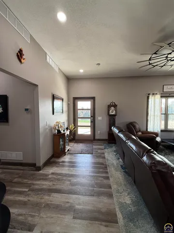 $595,500 | 10729 Southwest Hoch Road, Auburn, KS 66402