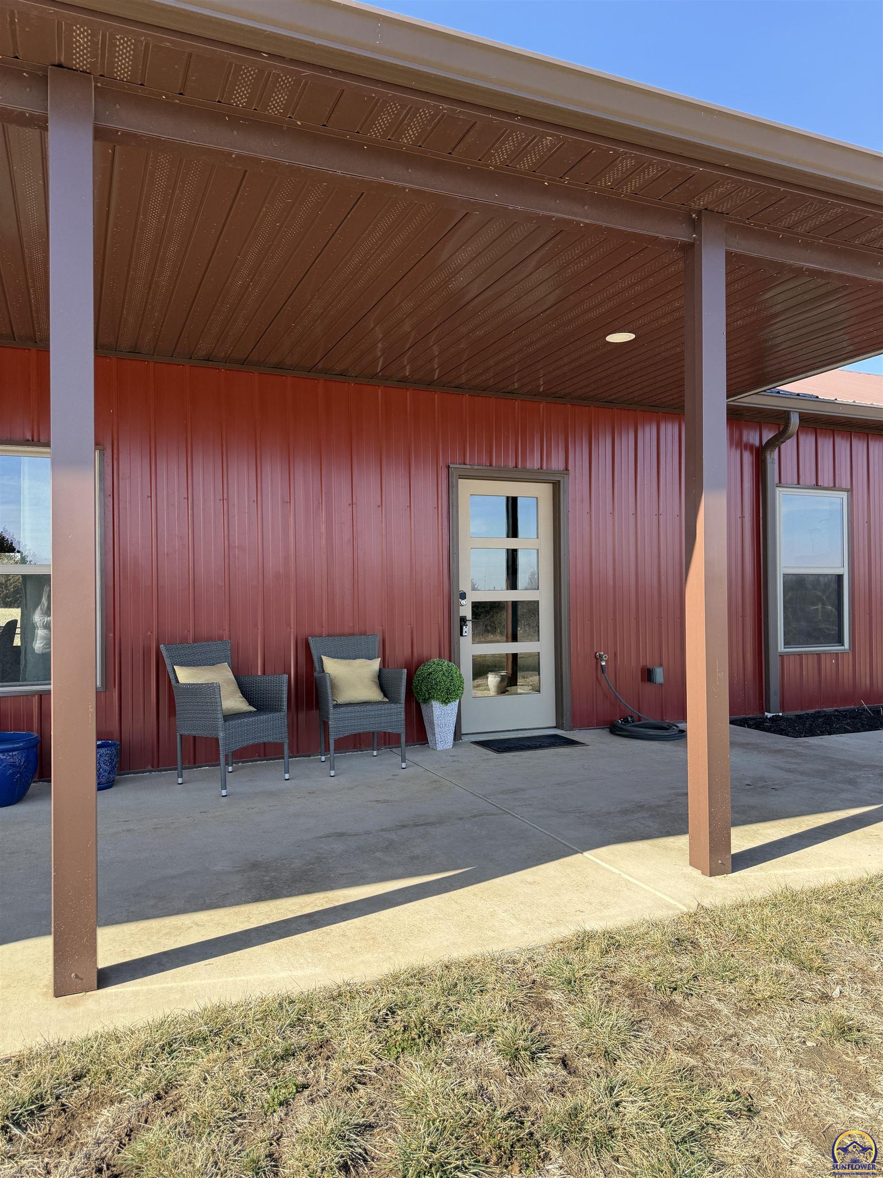 10729 Southwest Hoch Road Auburn, KS 66402 - Photo 3 of 89