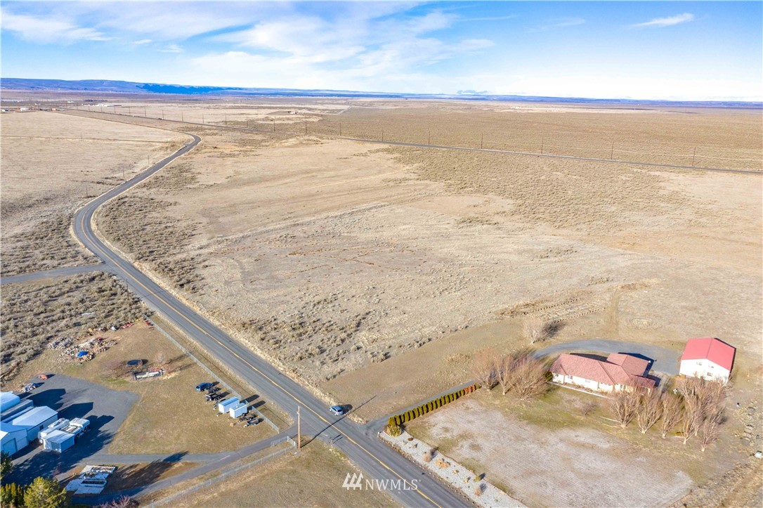 9935 Neppel Road Northeast Moses Lake, WA 98837 - Photo 3 of 13 Gallery Image 3