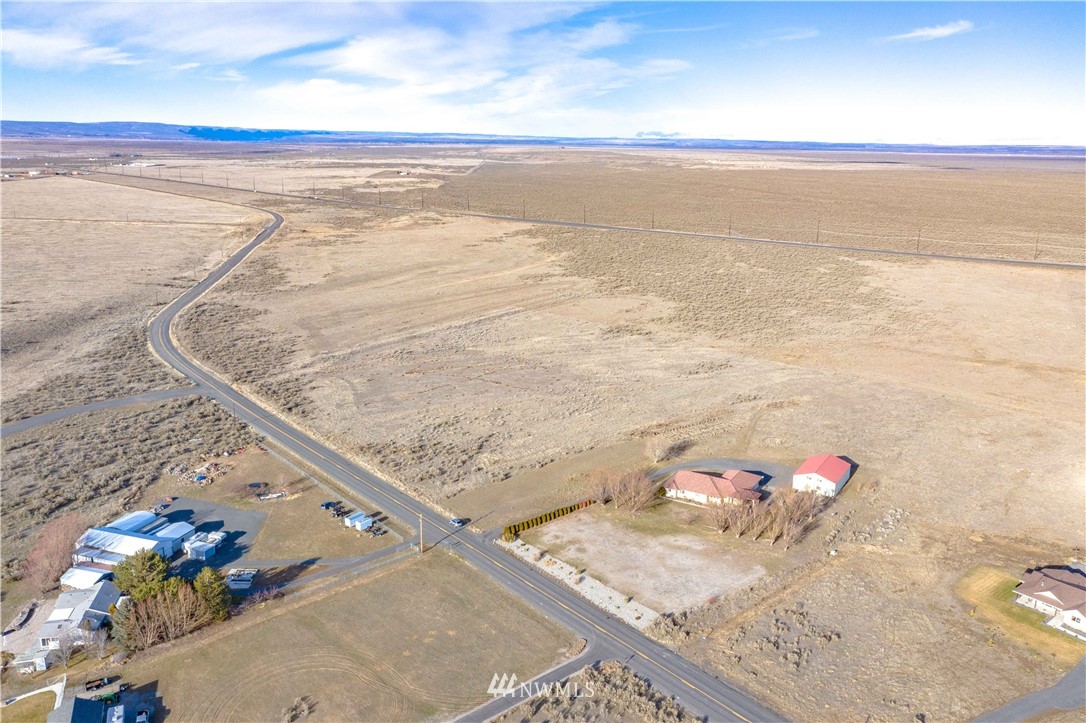 9935 Neppel Road Northeast Moses Lake, WA 98837 - Photo 4 of 13 Gallery Image 4