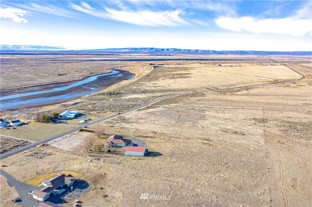 9935 Neppel Road Northeast Moses Lake, WA 98837 - Photo 7 of 13 Gallery Image 7