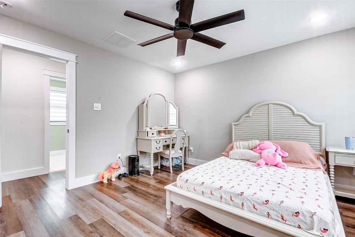 1345 Fm 3277 Livingston, TX 77351 - Photo 22 of 35 a bedroom with a bed and a dresser
