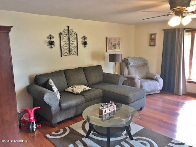 8912 North Pine Grove Road Vestaburg, MI 48891 - Photo 9 of 34