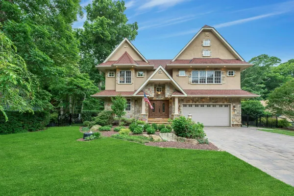 $1,595,000 | 2015 Kenneys Road, Southold, NY 11971