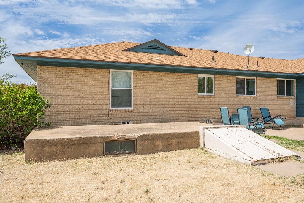 810 Charles Avenue Panhandle, TX 79068 - Photo 27 of 29 backyard 4