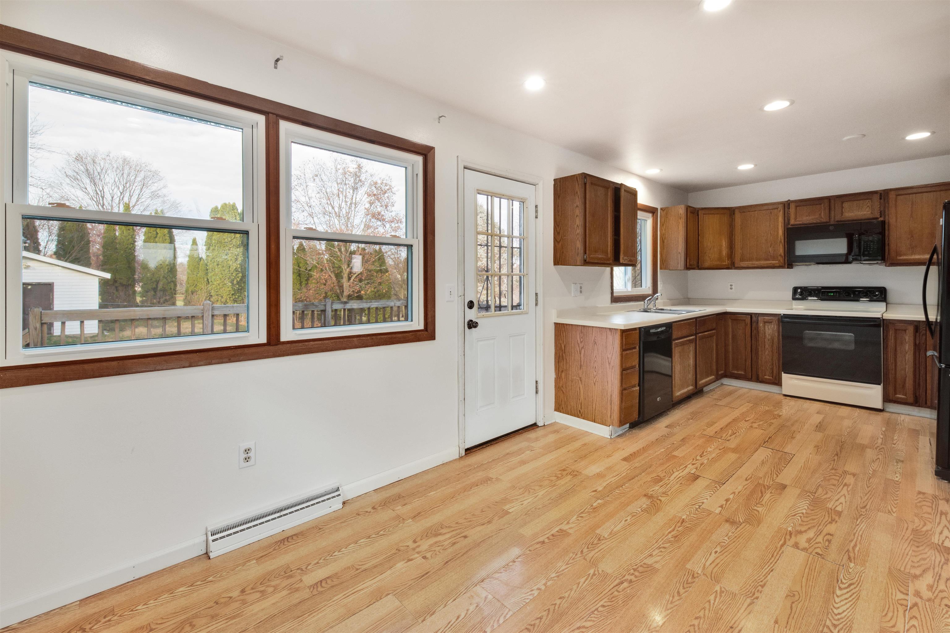 103 Ruste Road Barneveld, WI 53507 - Photo 7 of 46