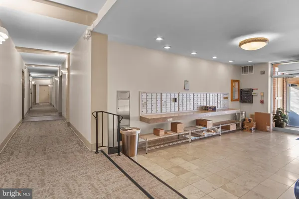 $2,150 | 1931 North Cleveland Street, Unit 213, Arlington, VA 22201
