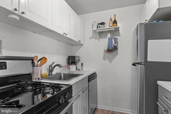 $2,150 | 1931 North Cleveland Street, Unit 213, Arlington, VA 22201