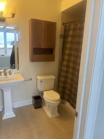 $2,500 | 5454 West Higgins Avenue, Unit 3, Chicago, IL 60630