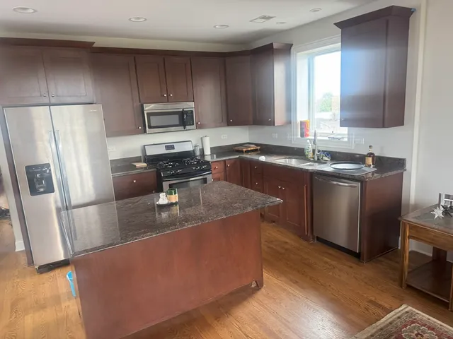 $2,500 | 5454 West Higgins Avenue, Unit 3, Chicago, IL 60630