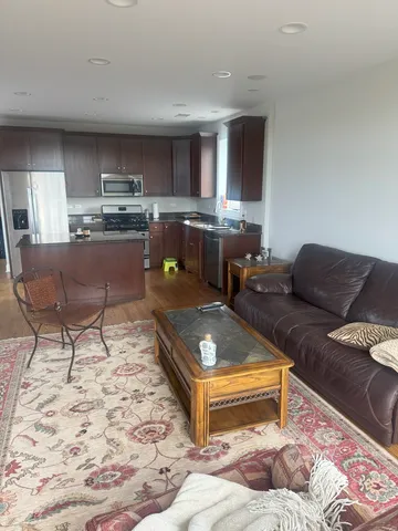 $2,500 | 5454 West Higgins Avenue, Unit 3, Chicago, IL 60630