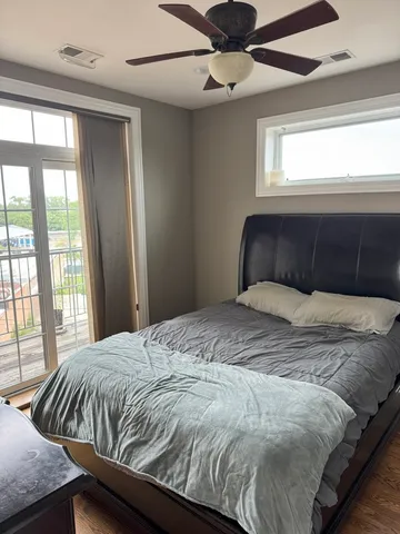 $2,500 | 5454 West Higgins Avenue, Unit 3, Chicago, IL 60630