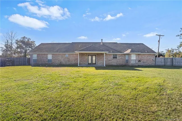 $269,500 | 1442 Campfire Road, Moss Bluff, LA 70611