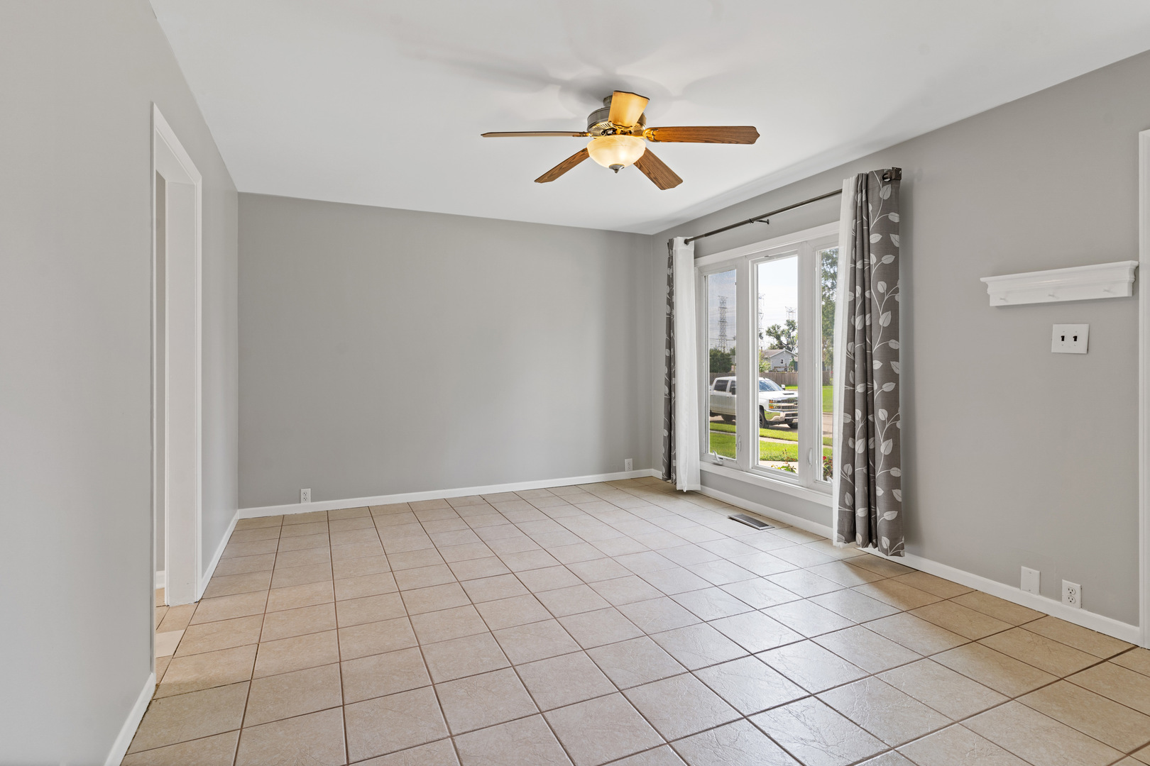 302 Healy Avenue Romeoville, IL 60446 - Photo 4 of 21 Gallery Image 4