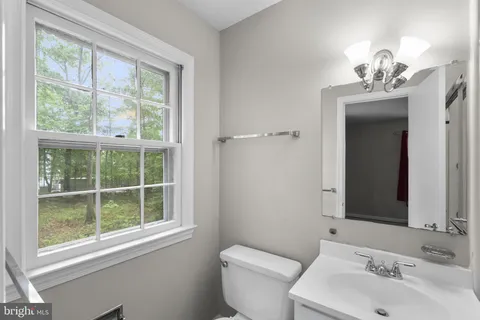 $900,000 | 1585 Kimblewick Road, Potomac, MD 20854