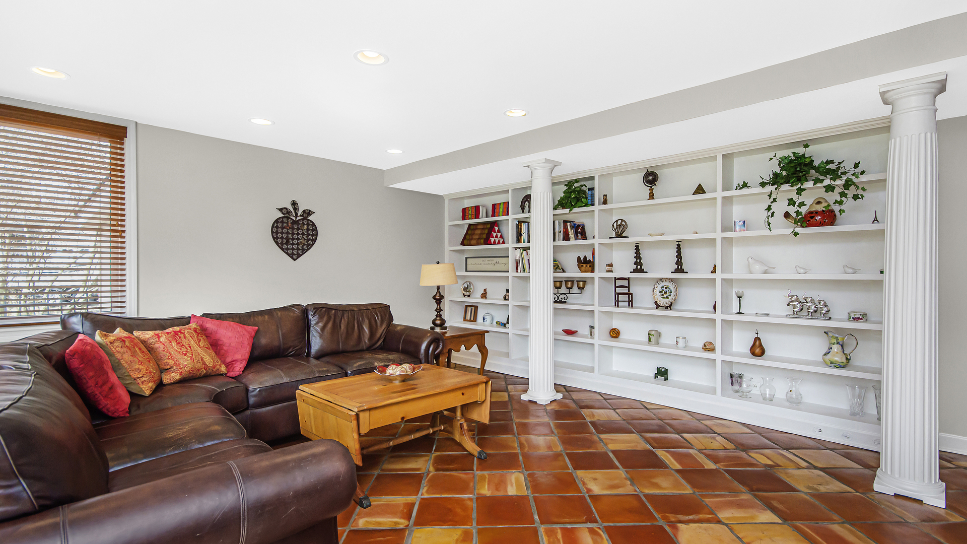 2040 Suffork Road Northfield, IL 60093 - Photo 15 of 36
