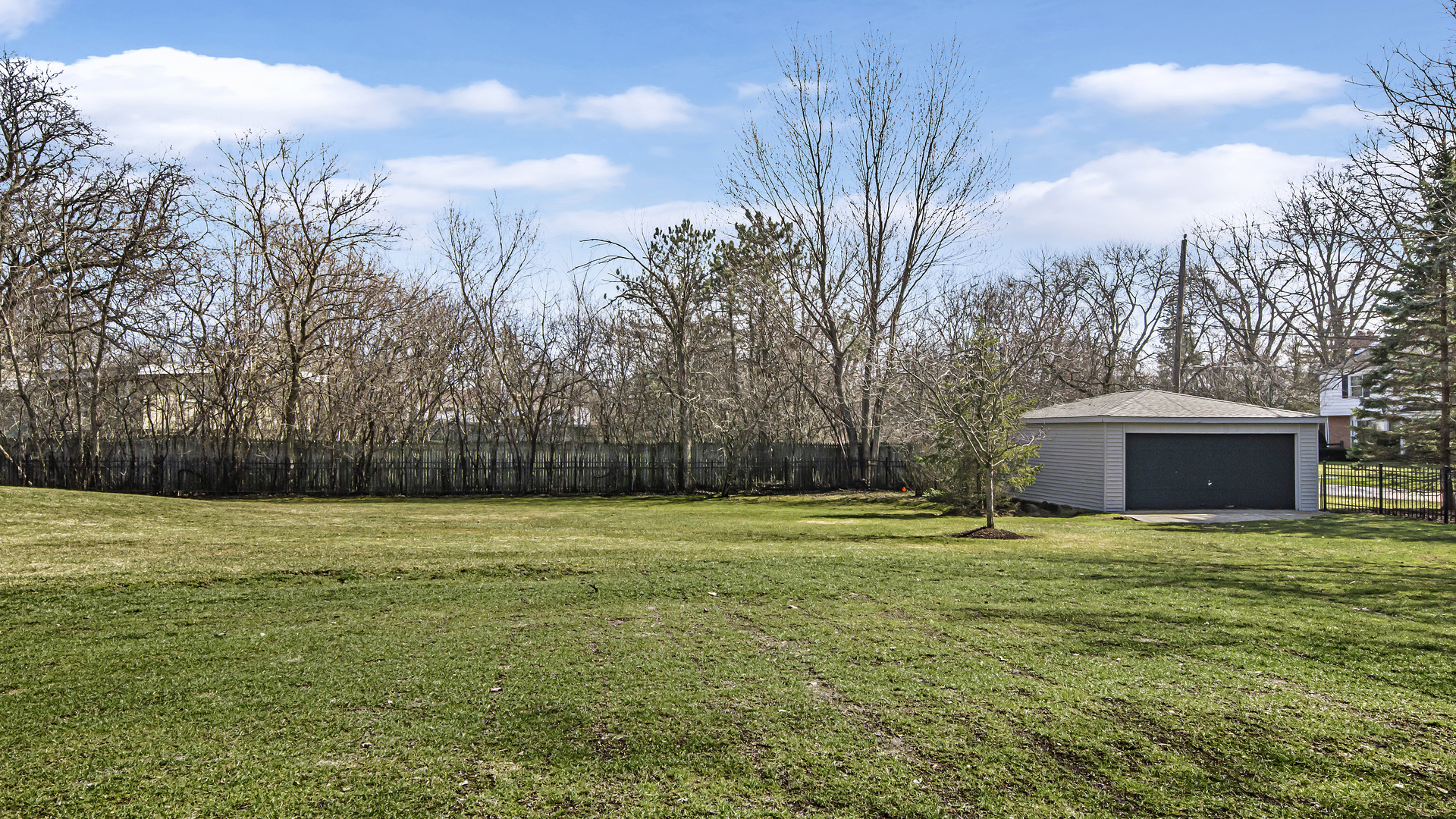 2040 Suffork Road Northfield, IL 60093 - Photo 33 of 36