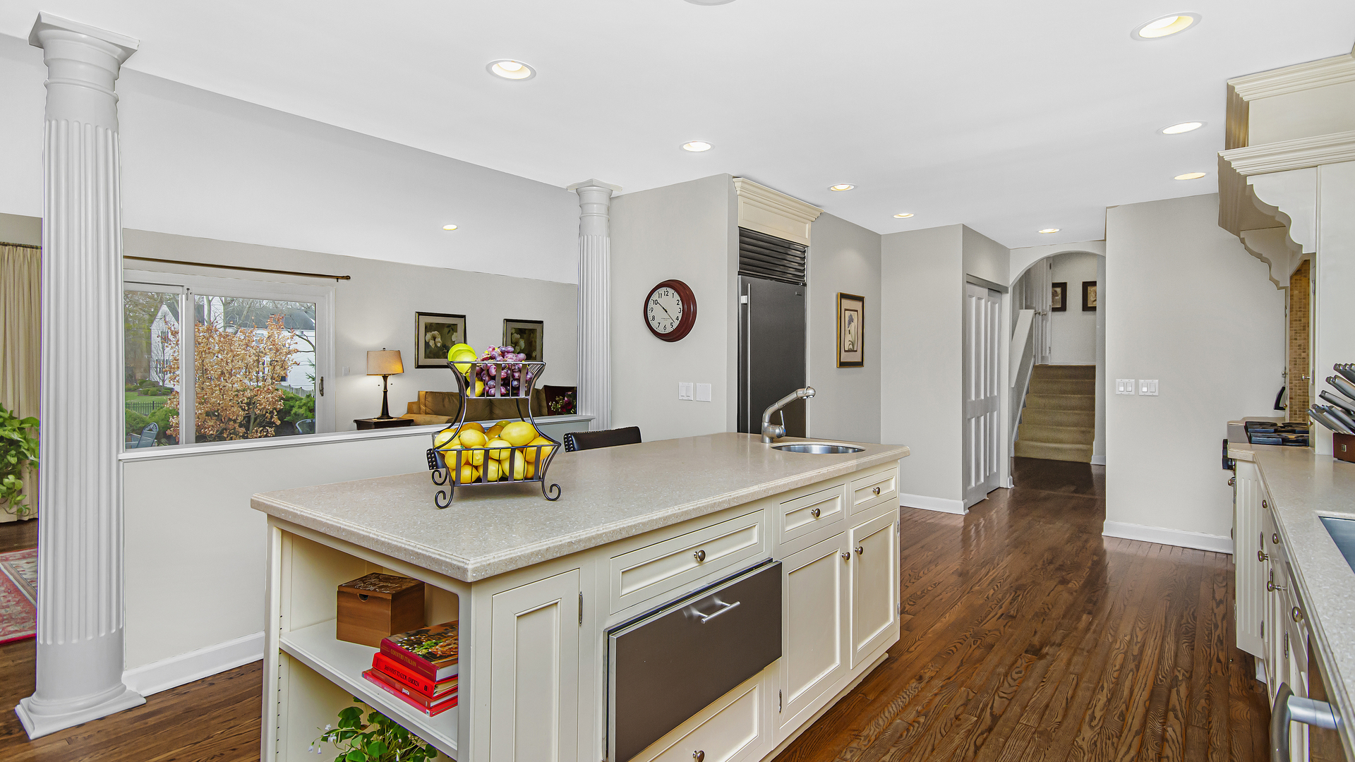 2040 Suffork Road Northfield, IL 60093 - Photo 6 of 36