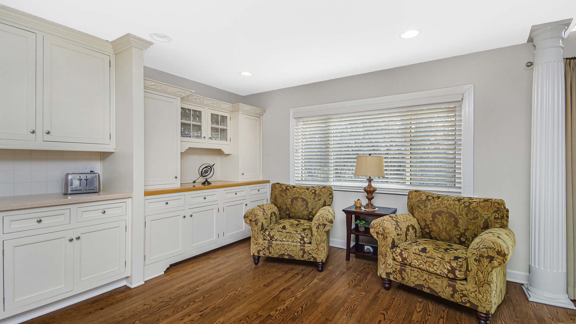 2040 Suffork Road Northfield, IL 60093 - Photo 8 of 36