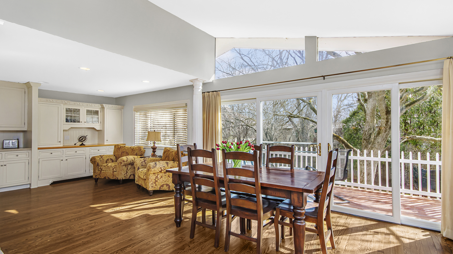 2040 Suffork Road Northfield, IL 60093 - Photo 9 of 36