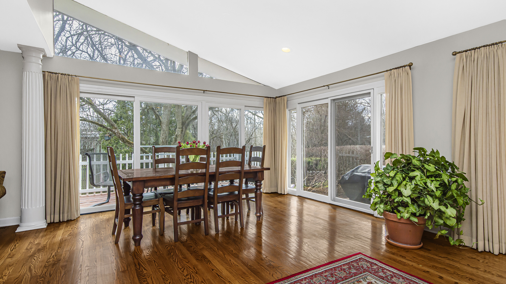 2040 Suffork Road Northfield, IL 60093 - Photo 10 of 36