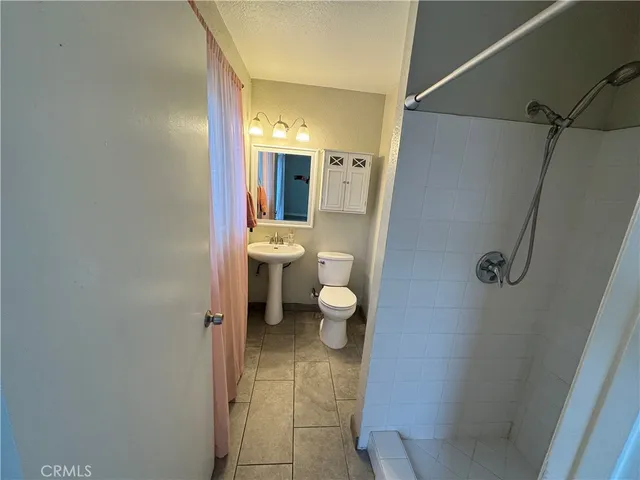 $2,950 | 428 East Montrose Street, Rialto, CA 92376