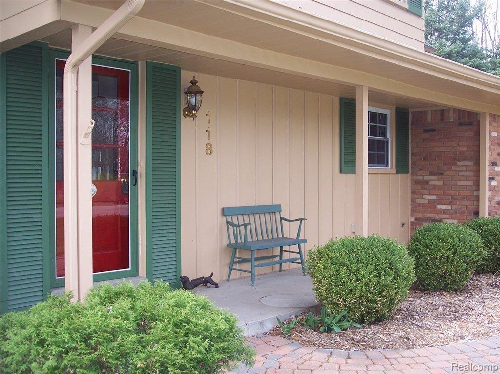118 Randolph Road Rochester, MI 48309 - Photo 15 of 24 Cozy Front Porch