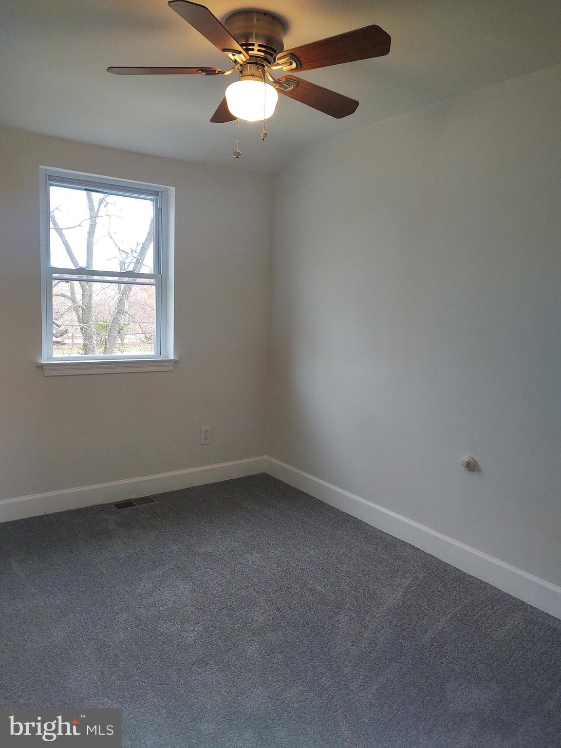 5759 Edgepark Road Baltimore, MD 21239 - Photo 12 of 43