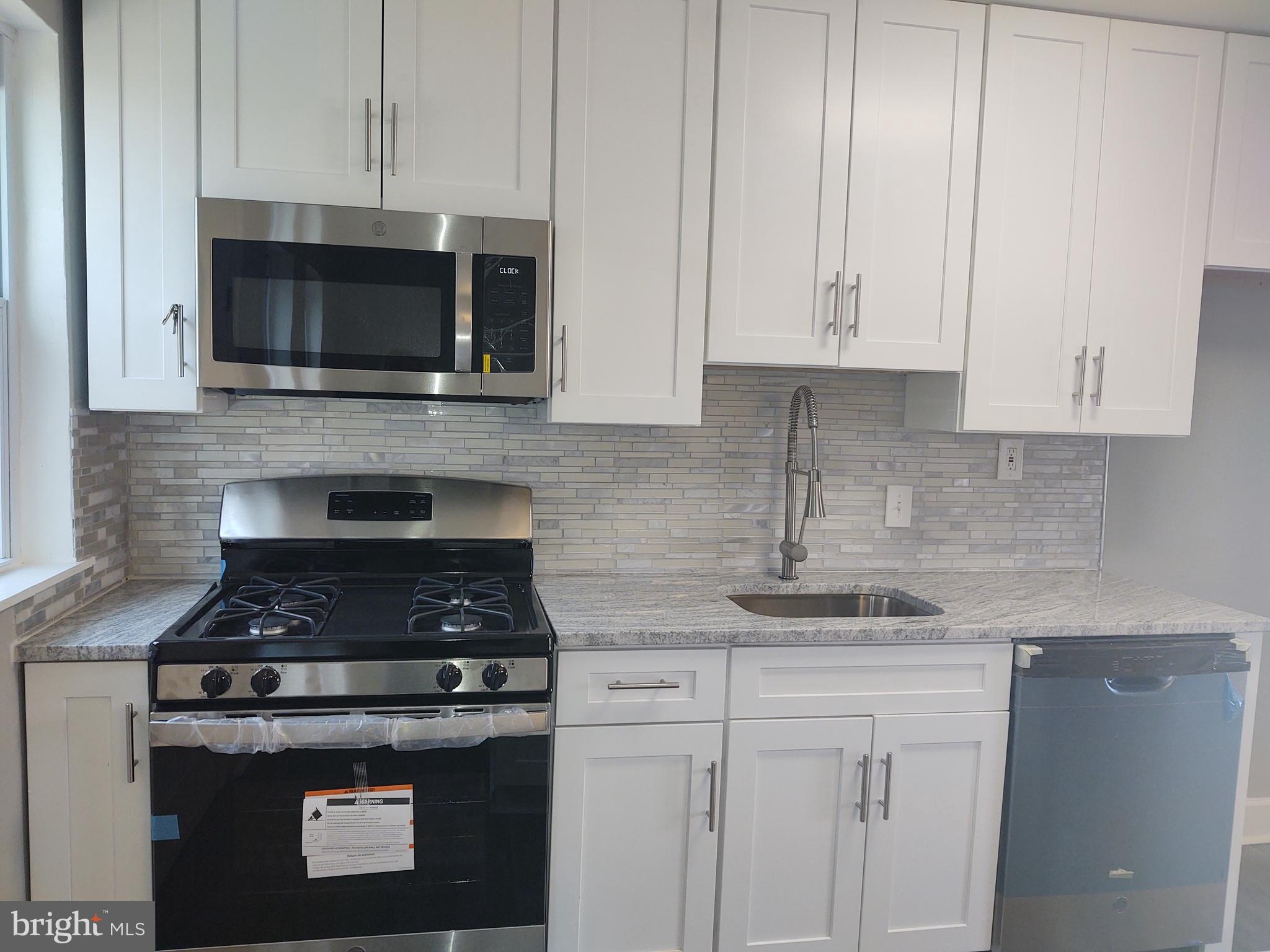 5759 Edgepark Road Baltimore, MD 21239 - Photo 4 of 43
