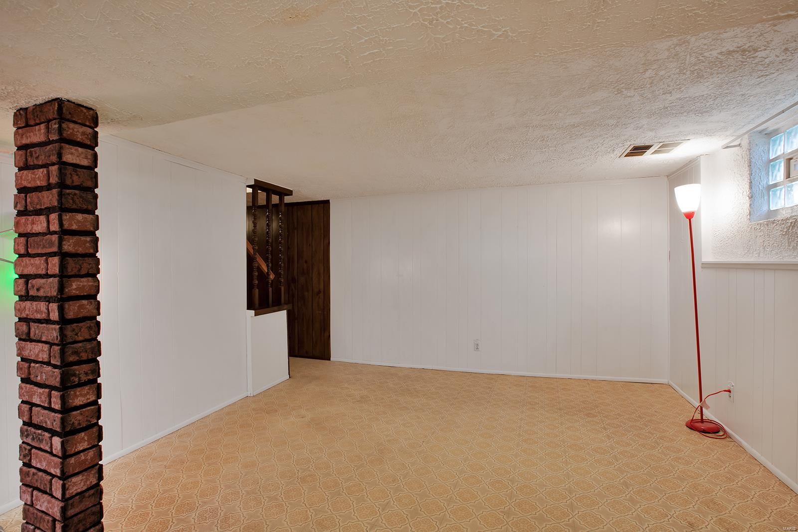 4909 Heege Road St. Louis, MO 63123 - Photo 13 of 18 Gallery Image 13