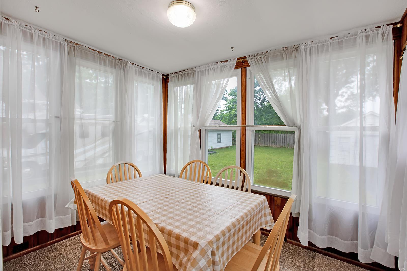 4909 Heege Road St. Louis, MO 63123 - Photo 8 of 18 Gallery Image 8