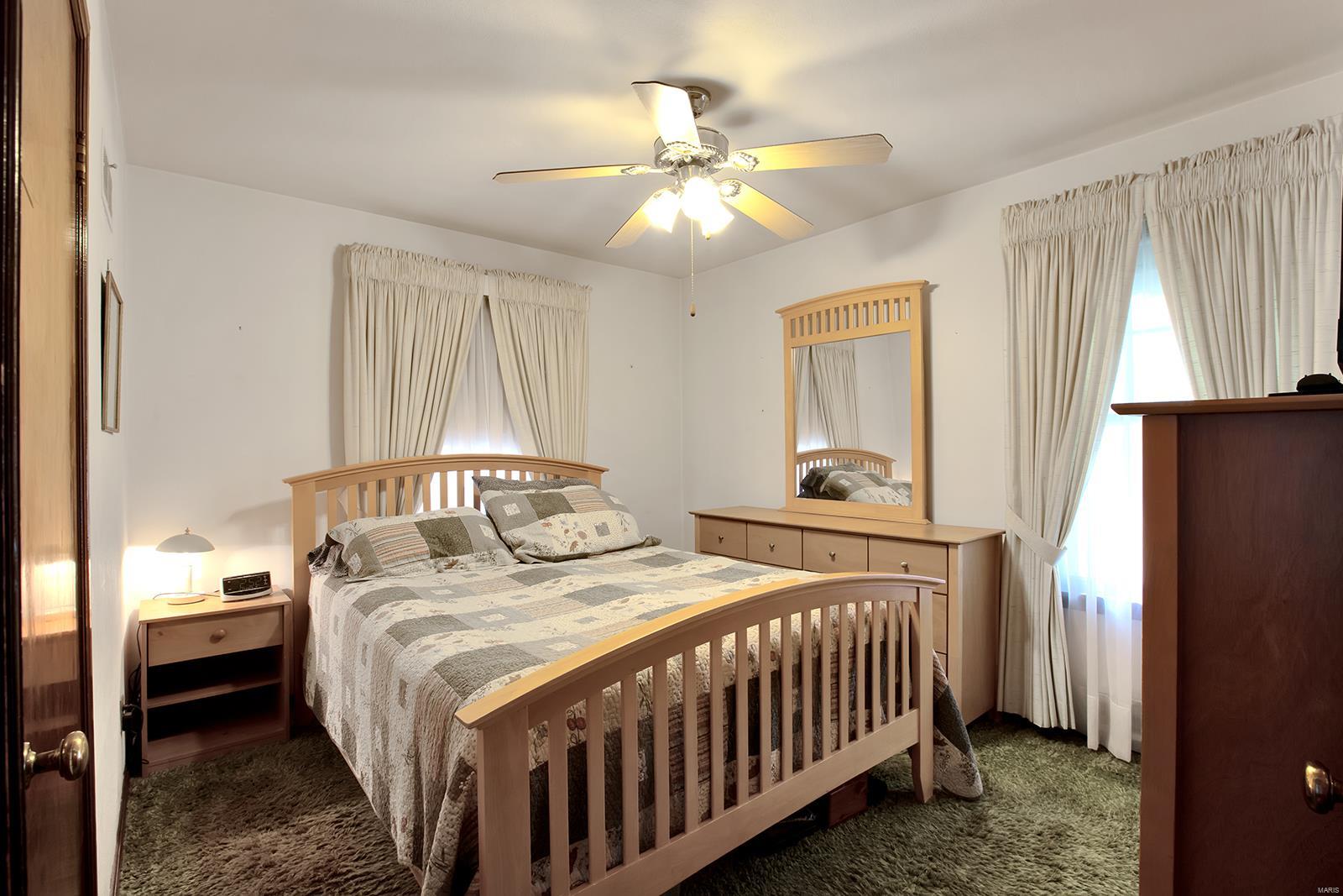 4909 Heege Road St. Louis, MO 63123 - Photo 9 of 18 Gallery Image 9