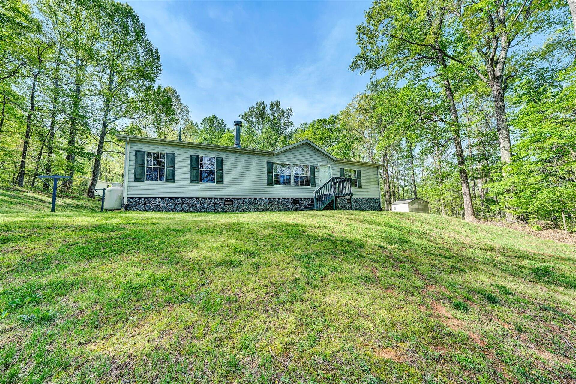 4097-4099 Saunders Road Vinton, VA 24179 - Photo 1 of 39 01-DSC00049