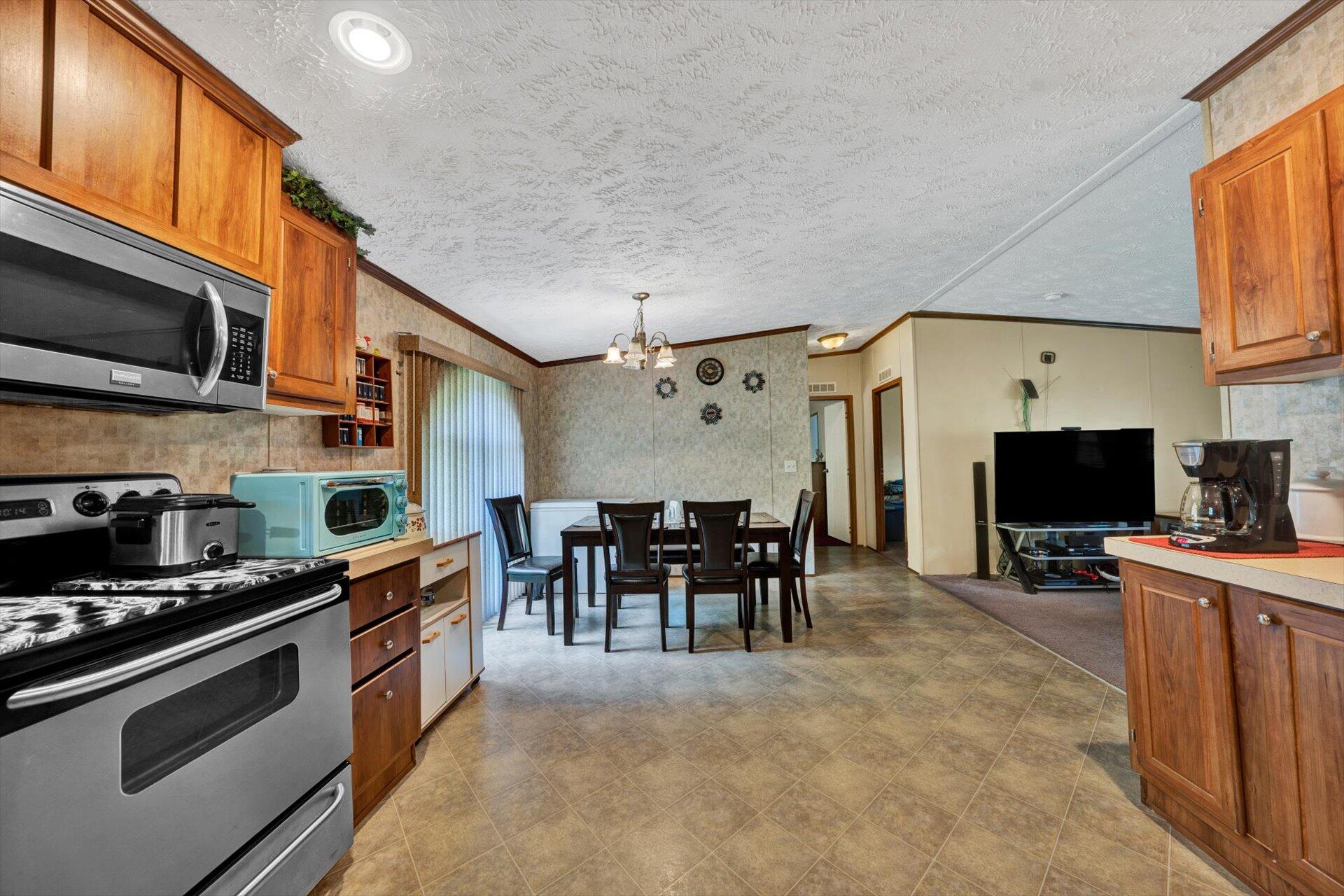 4097-4099 Saunders Road Vinton, VA 24179 - Photo 12 of 39 12-DSC00031