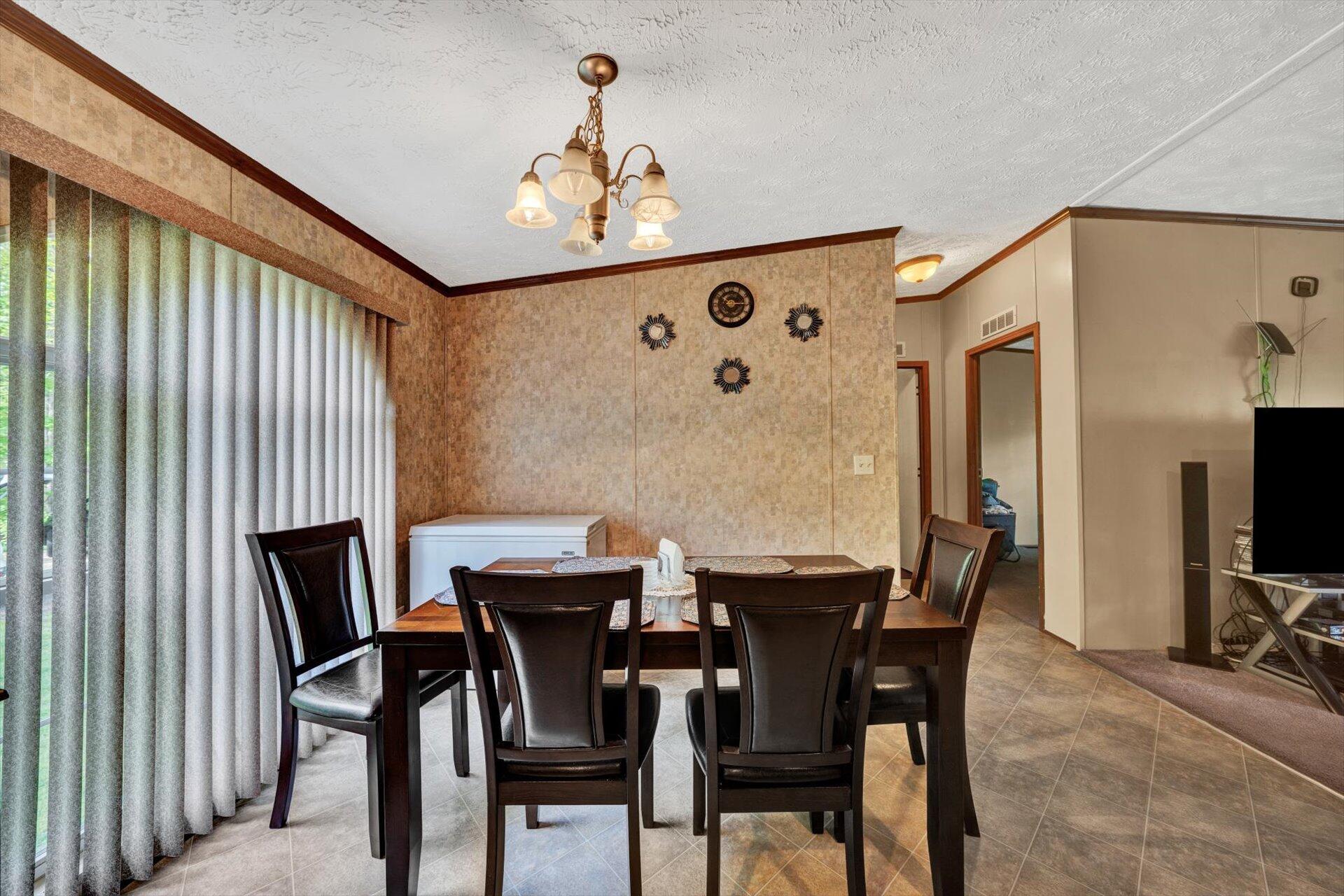 4097-4099 Saunders Road Vinton, VA 24179 - Photo 13 of 39 13-DSC00034