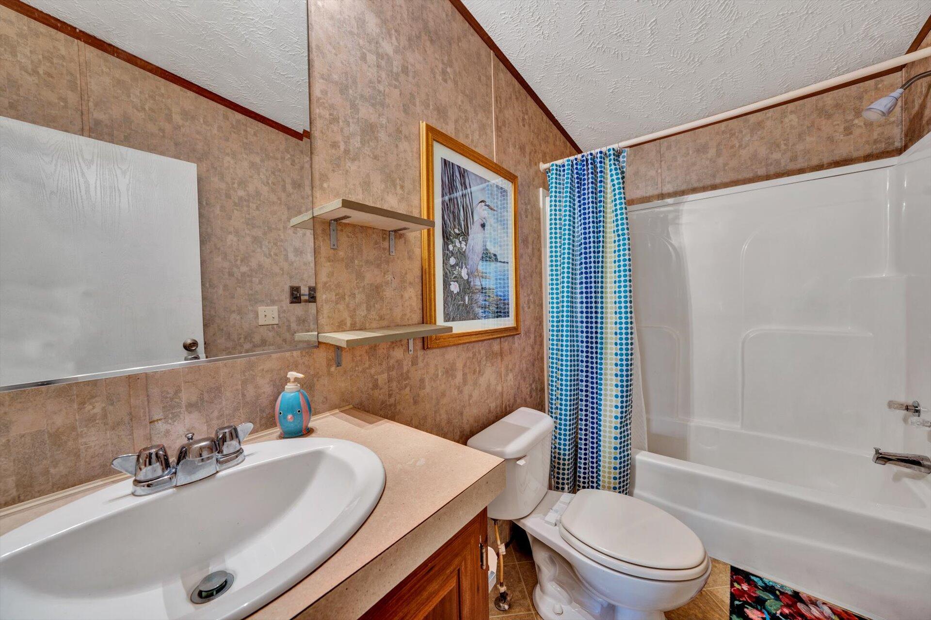 4097-4099 Saunders Road Vinton, VA 24179 - Photo 15 of 39 15-DSC00040