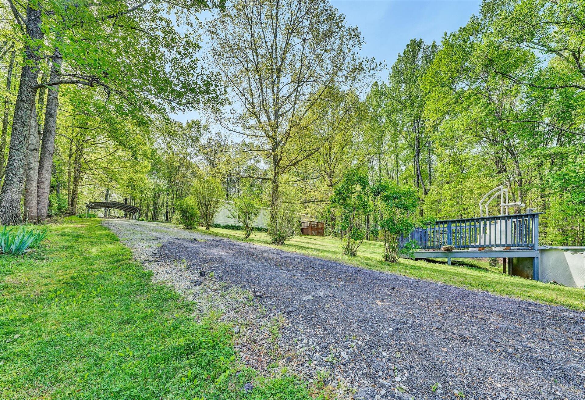4097-4099 Saunders Road Vinton, VA 24179 - Photo 18 of 39 18-DSC00004