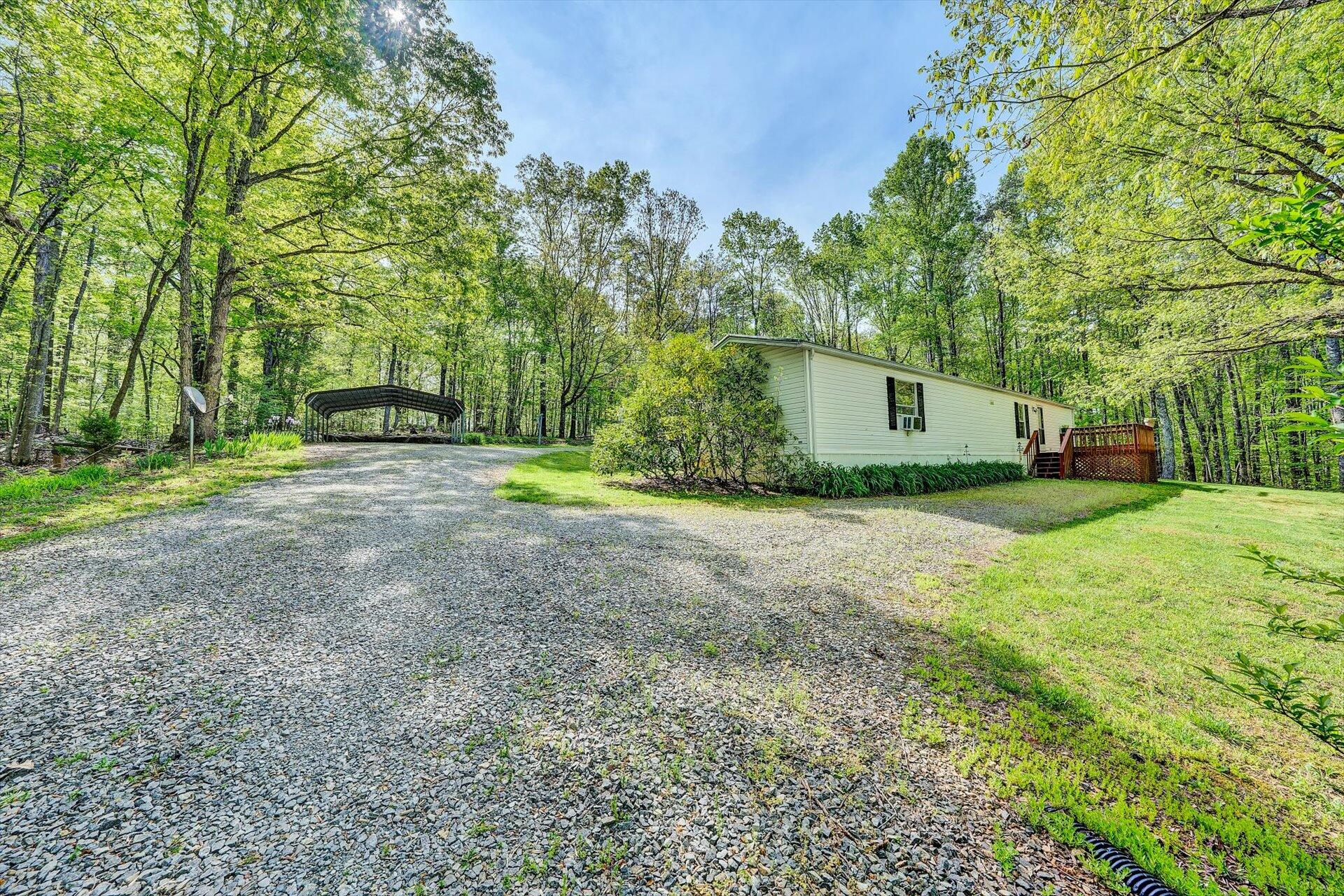4097-4099 Saunders Road Vinton, VA 24179 - Photo 19 of 39 19-DSC00055