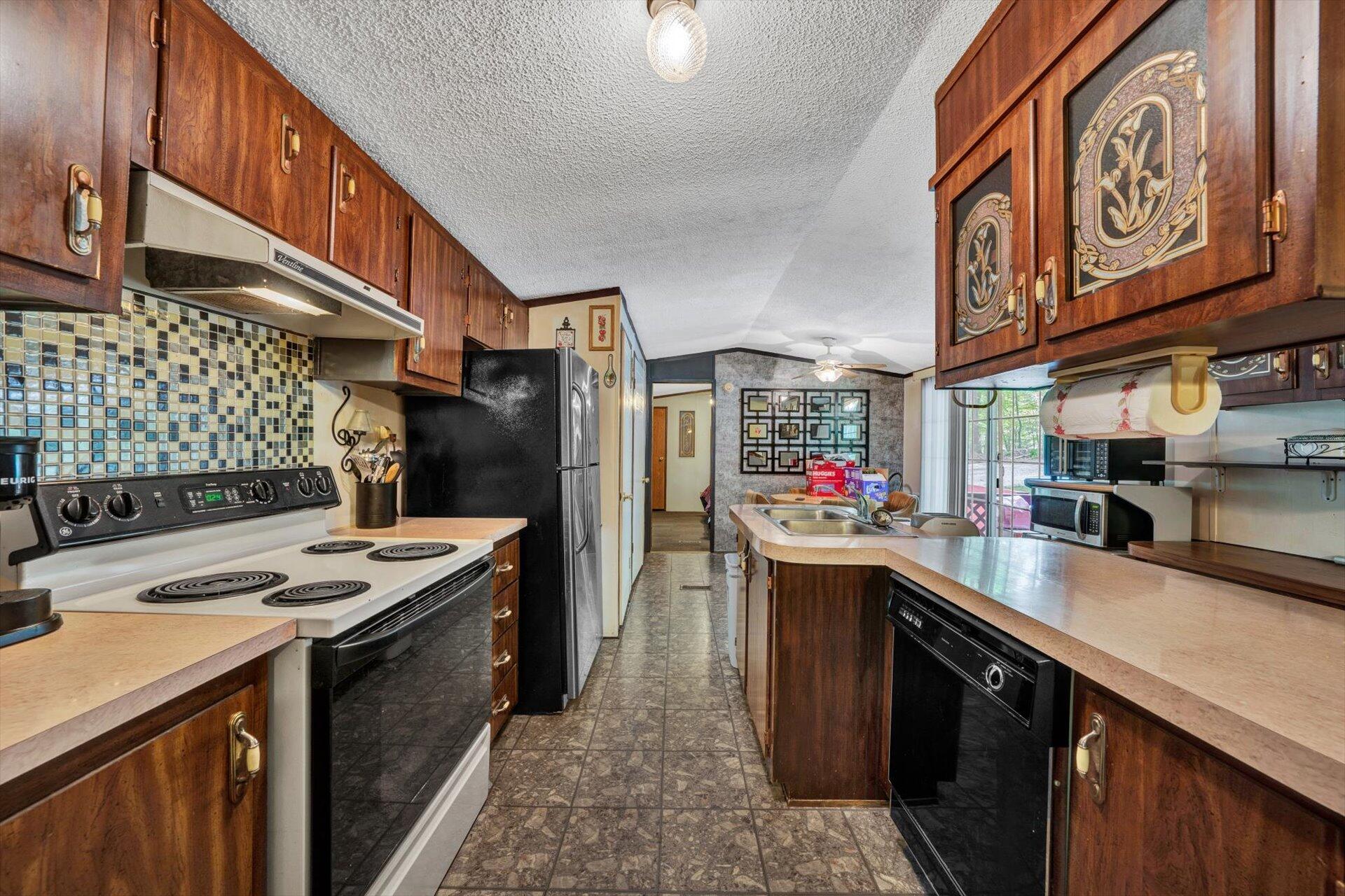 4097-4099 Saunders Road Vinton, VA 24179 - Photo 25 of 39 25-DSC00091