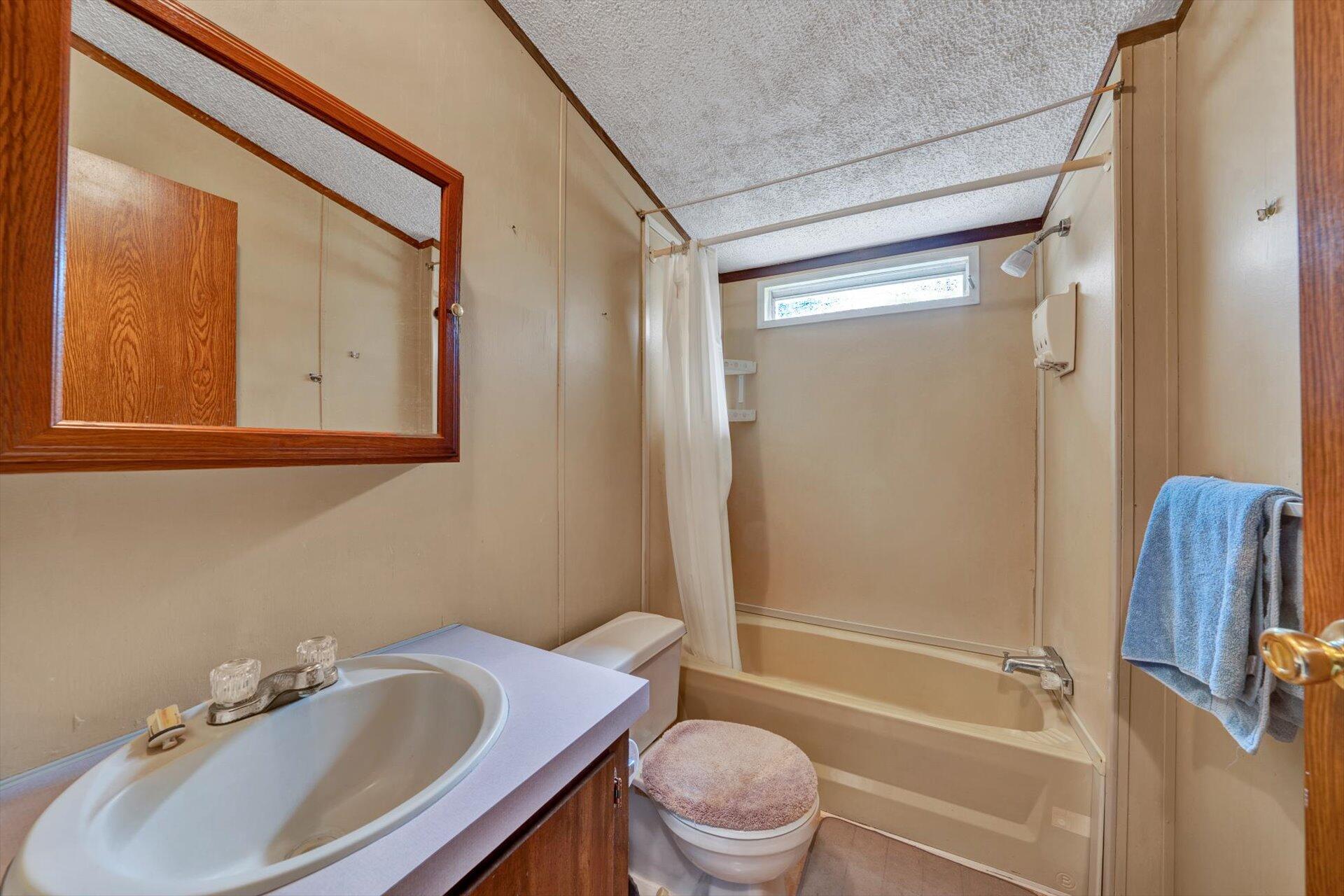4097-4099 Saunders Road Vinton, VA 24179 - Photo 26 of 39 26-DSC00085