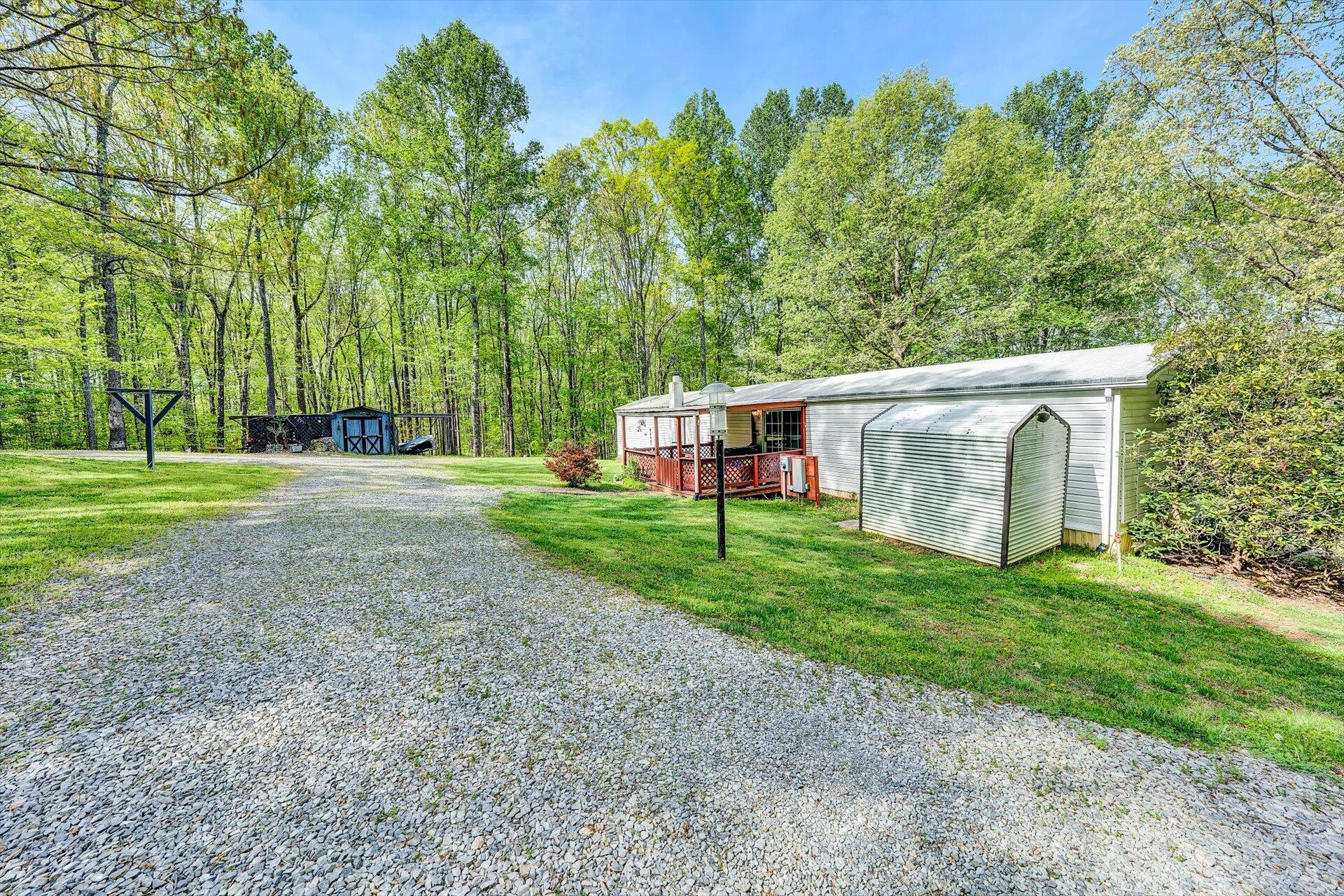 4097-4099 Saunders Road Vinton, VA 24179 - Photo 32 of 39 32-DSC00064