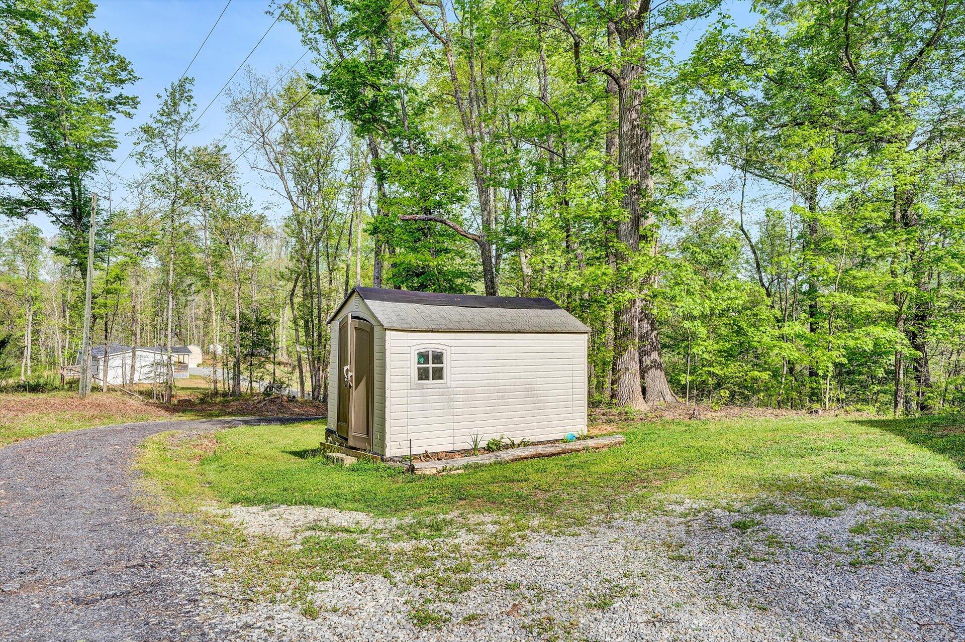 4097-4099 Saunders Road Vinton, VA 24179 - Photo 38 of 39 38-DSC00115