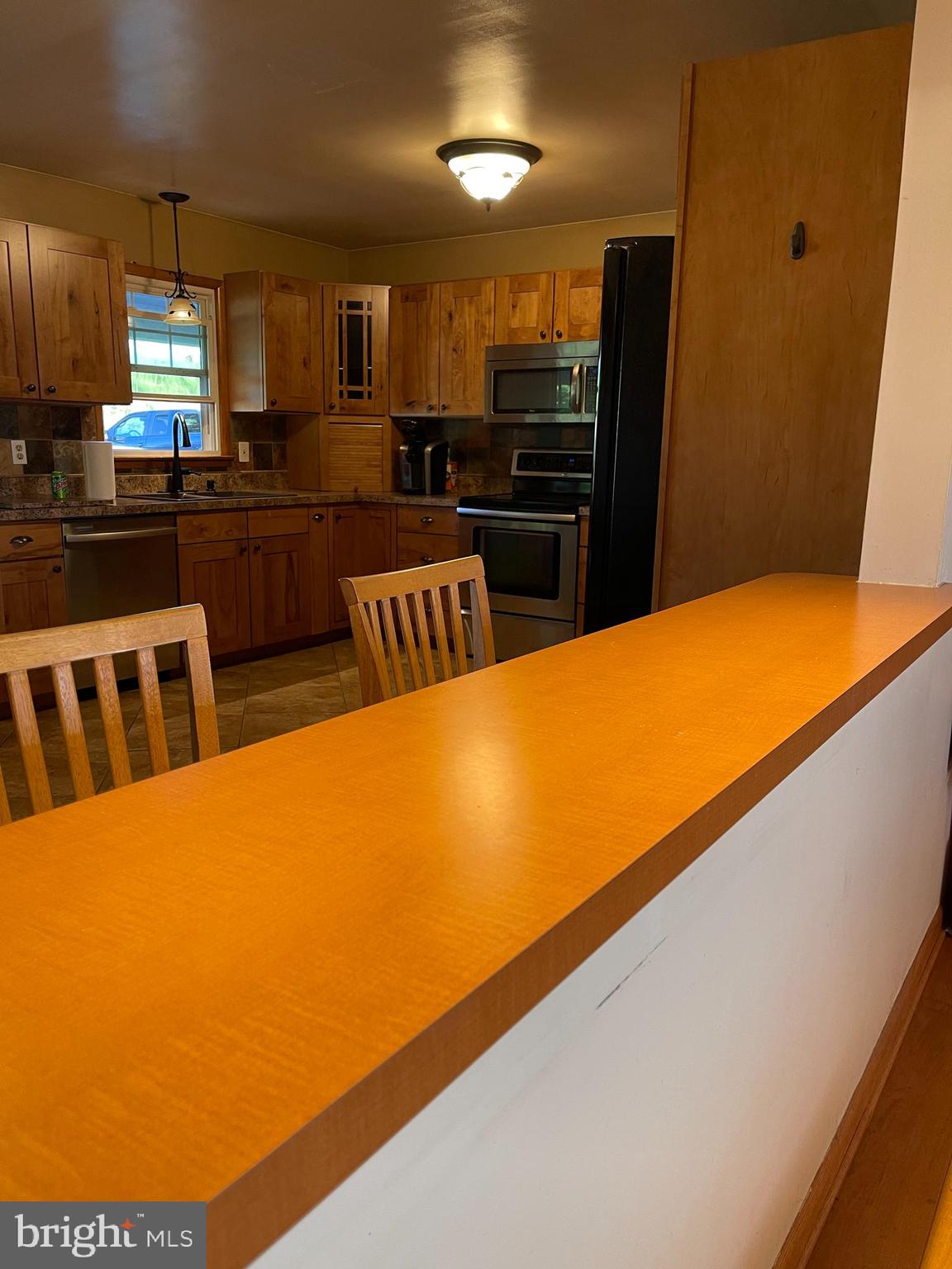 1210 Nicodemus Road New Windsor, MD 21776 - Photo 11 of 35 Kitchen Breakfast Bar