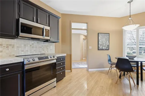 $355,000 | 2419 West 137th Place, Leawood, KS 66224