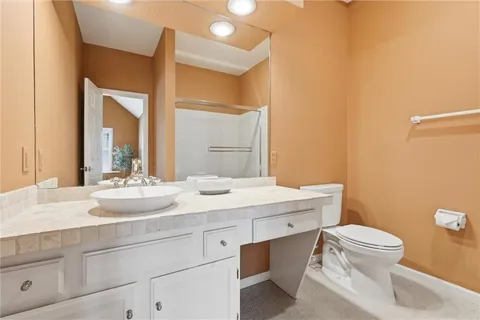 $355,000 | 2419 West 137th Place, Leawood, KS 66224