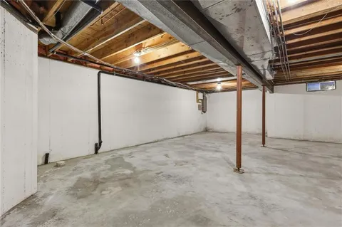 $355,000 | 2419 West 137th Place, Leawood, KS 66224