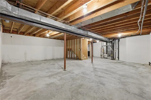 $355,000 | 2419 West 137th Place, Leawood, KS 66224