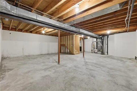 $355,000 | 2419 West 137th Place, Leawood, KS 66224