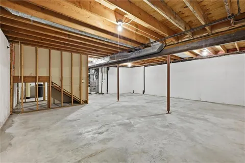 $355,000 | 2419 West 137th Place, Leawood, KS 66224