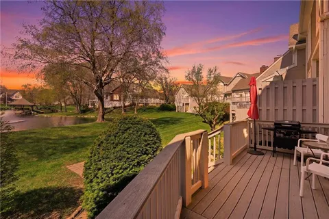 $355,000 | 2419 West 137th Place, Leawood, KS 66224
